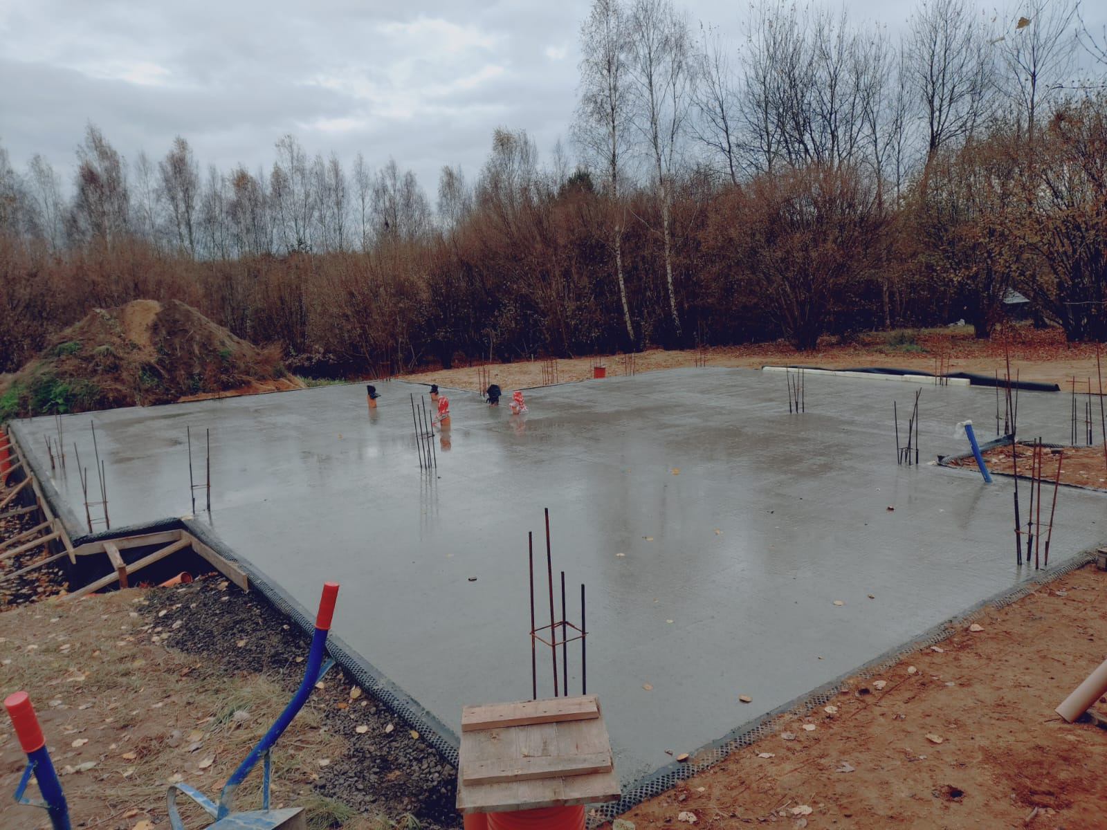 Rybnik Zamysłów. Wykonanie chudego betonu