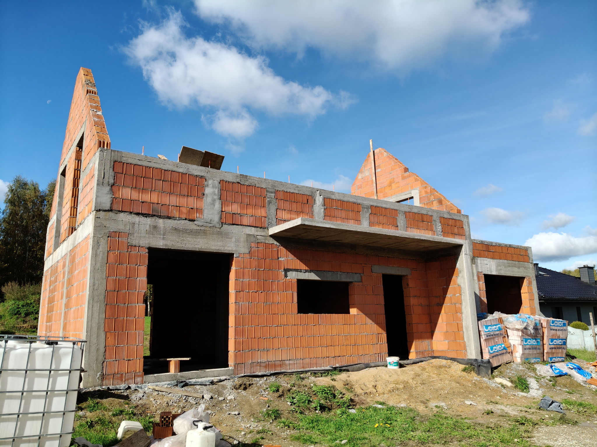 Rybnik Niedobczyce. Dom jednorodzinny - ściany parteru, strop nad parterem, ściany poddasza