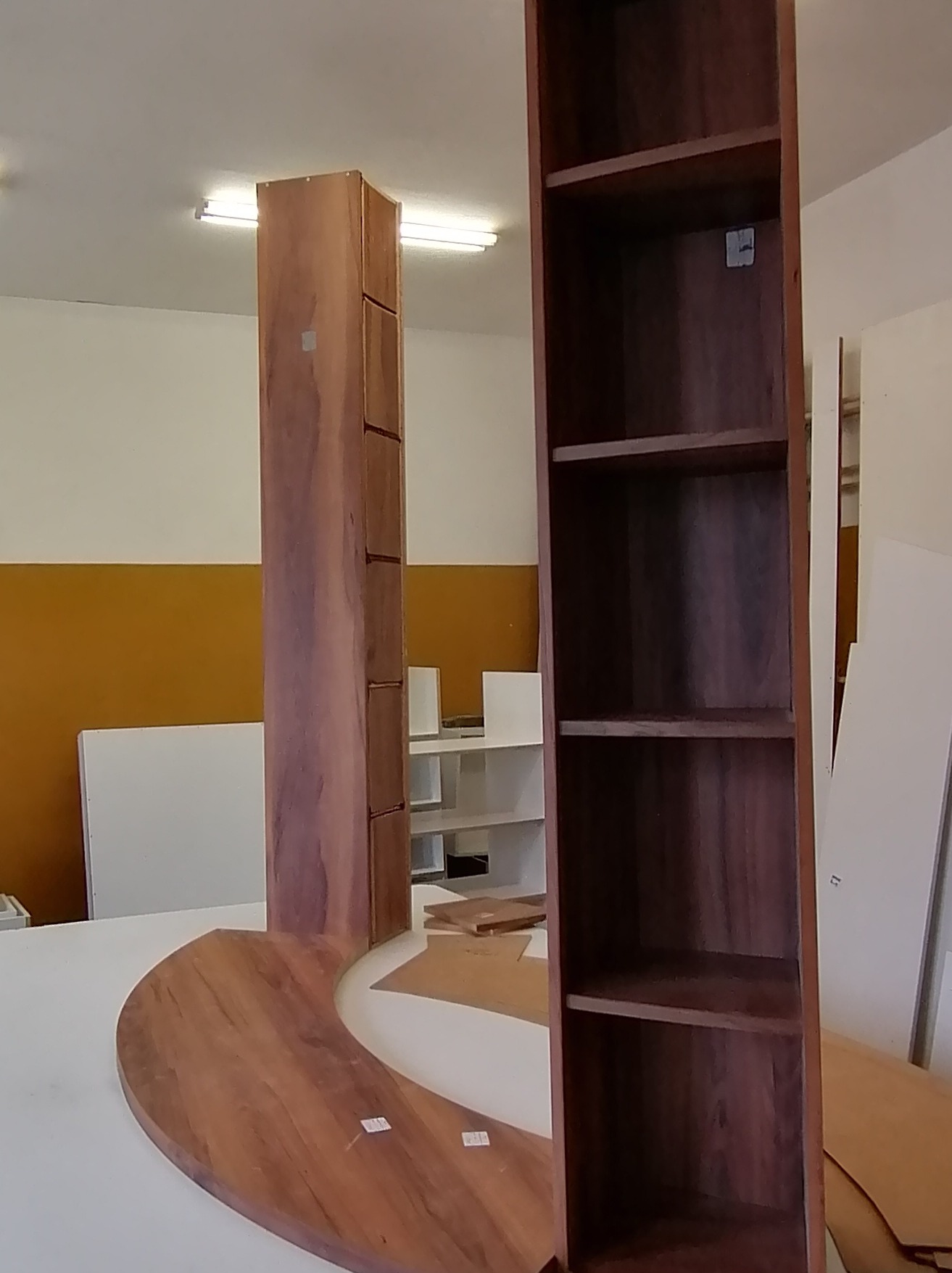 Najpierw przygotowanie na warsztacie później montaż u klienta