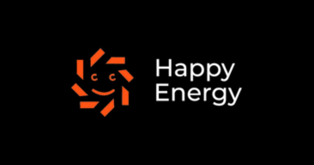 Pomarańczowe logo firmy Happy Energy na czarnym tle, stylizowane na słońce z uśmiechniętą buzią.