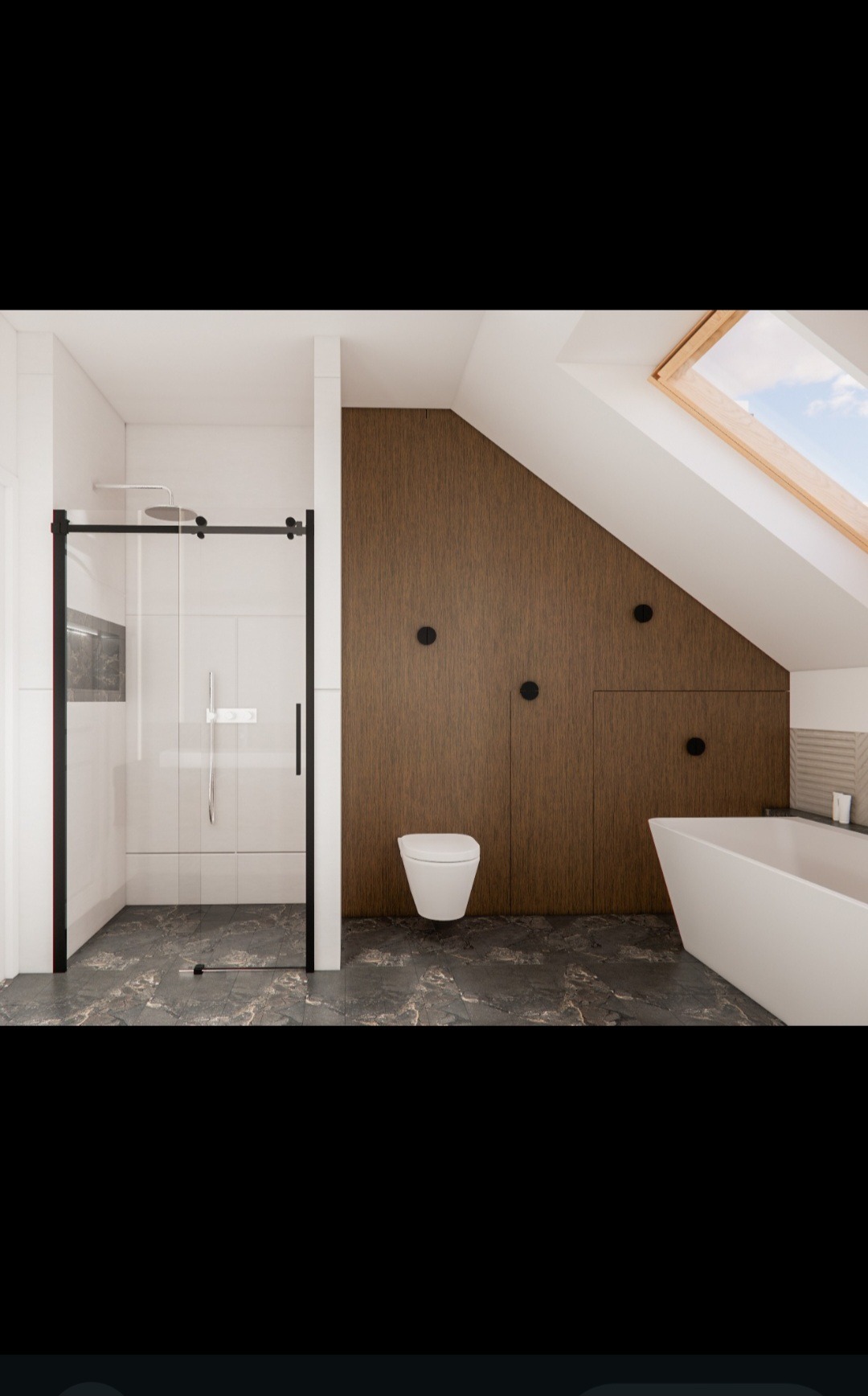 Nowoczesna łazienka na poddaszu z kabiną prysznicową typu walk-in, wolnostojącą wanną i toaletą. Ciemna podłoga z wzorem, drewniana ściana z ukrytymi szafkami i oknem dachowym.
