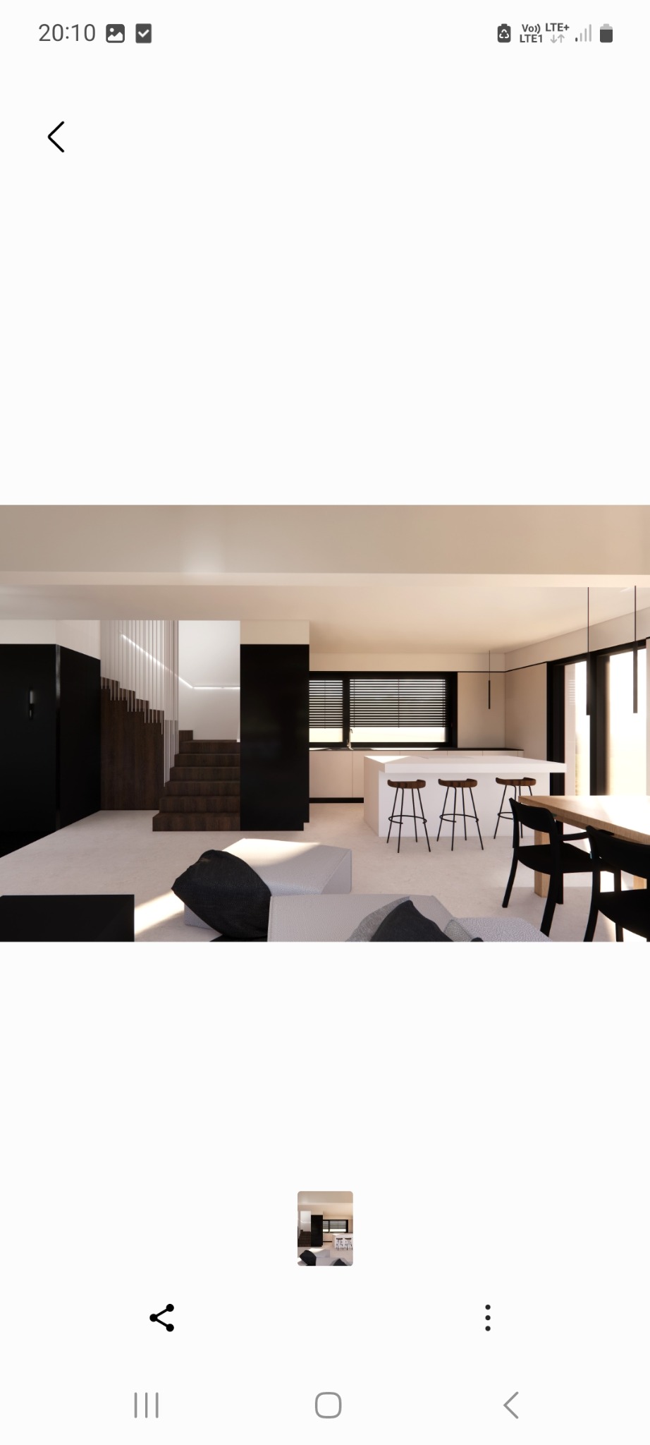 Nowoczesne wnętrze domu z drewnianymi schodami, minimalistyczną kuchnią z wyspą i czarnymi akcentami. Widok na salon z sofą i stołem jadalnym.