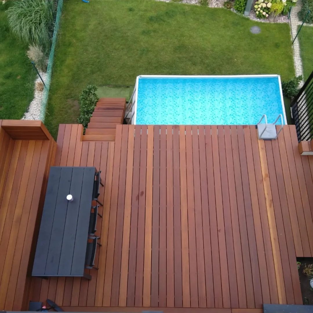 Wroclaw. Taras z ekzotycznej deski Bangkirai