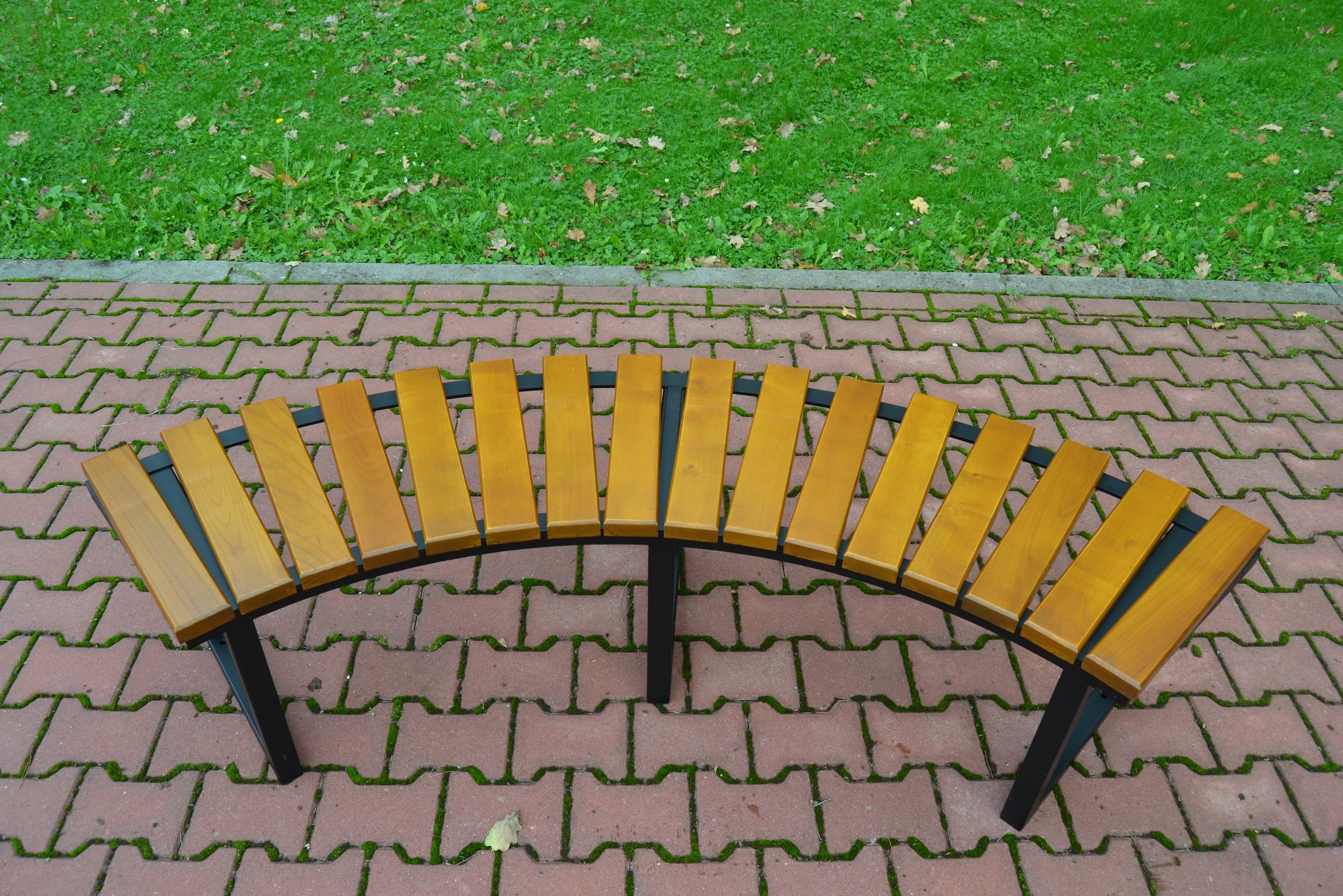 Ławki łukowe/ półokrągłe