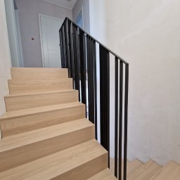 MetalFam Jakub Konfederak - Rewelacyjne Balustrady Metalowe