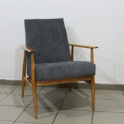 Renowacja fotela z okresu PRL-u
