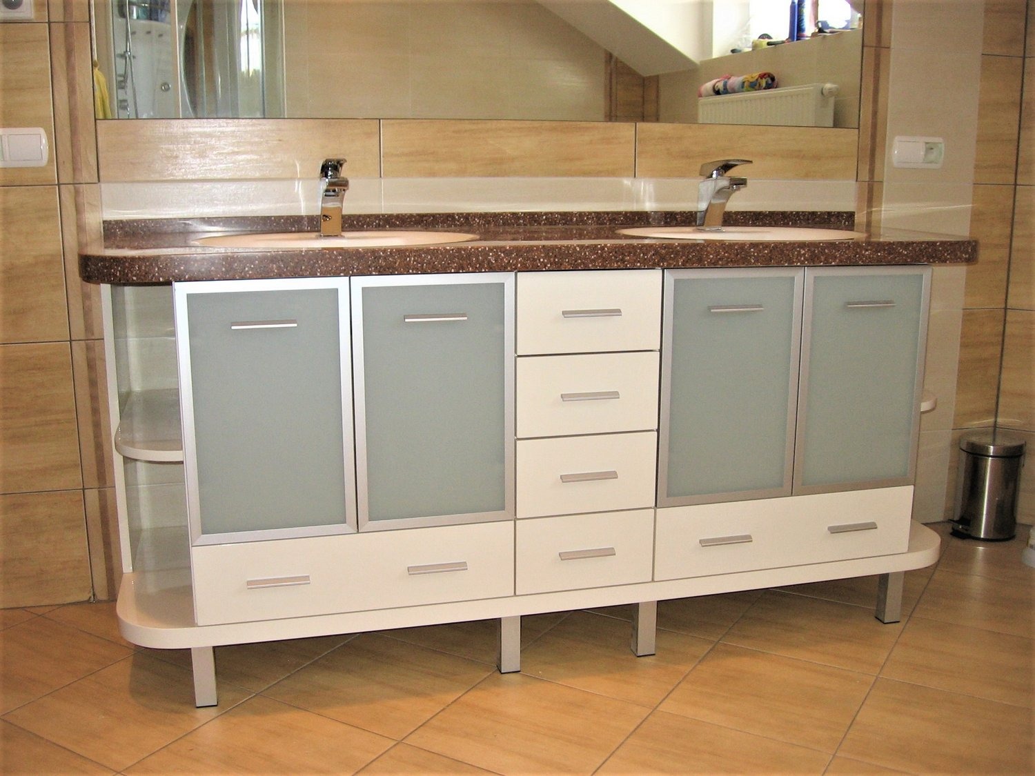 łazienka blat i umywalki Staron