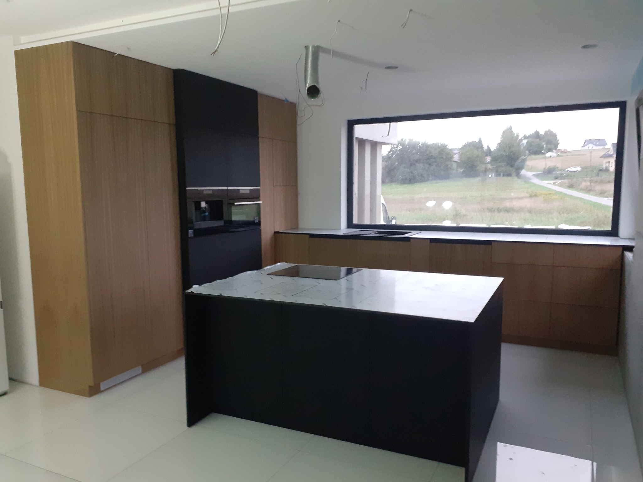 Kuchnia z forniru dębowego blaty slim