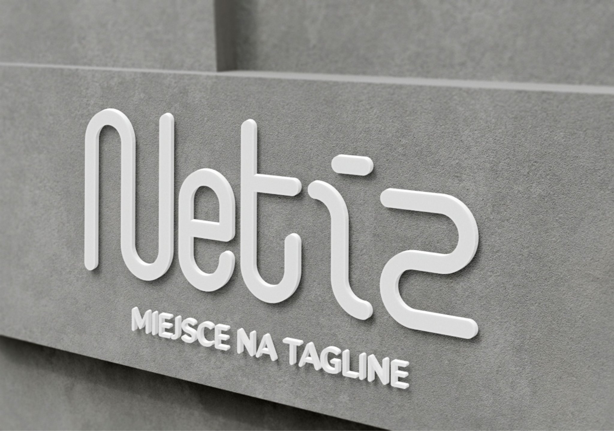 Mockup logo firmy 'Netia' z miejscem na tagline, umieszczone na szarej, teksturowanej powierzchni, w minimalistycznym stylu.