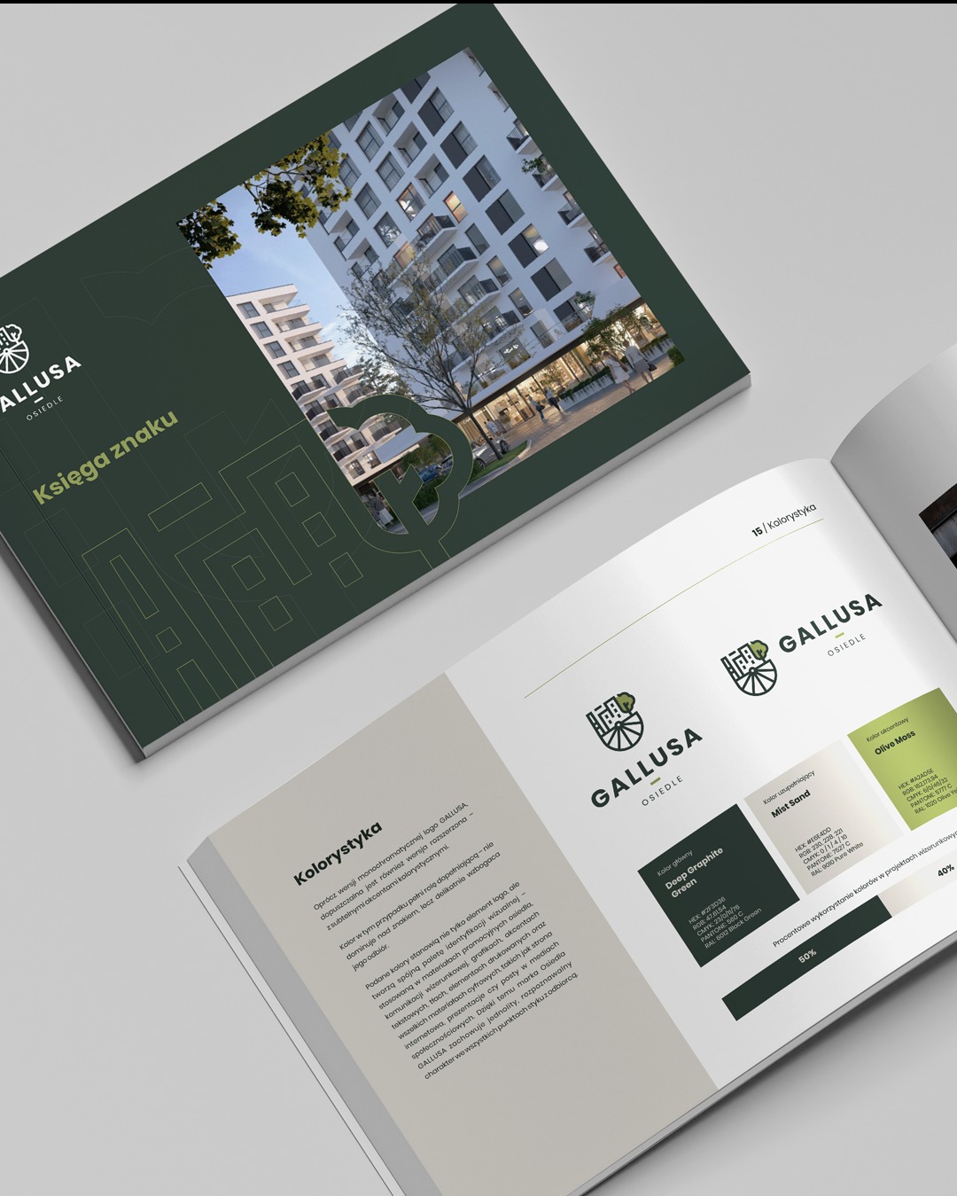 Księga znaku marki osiedla Gallusa z wizualizacją budynku, prezentująca kolorystykę i identyfikację wizualną na otwartej publikacji.