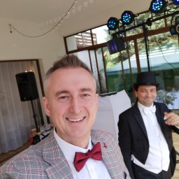 Dj Weselny i Wodzirej Karol.