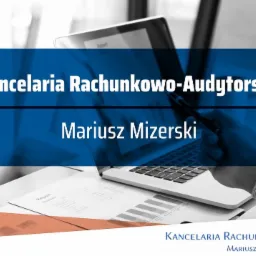 Biuro rachunkowe: Laptop, dokumenty z wykresami i dłonie osoby w tle, subtelne światło, nowoczesny design.