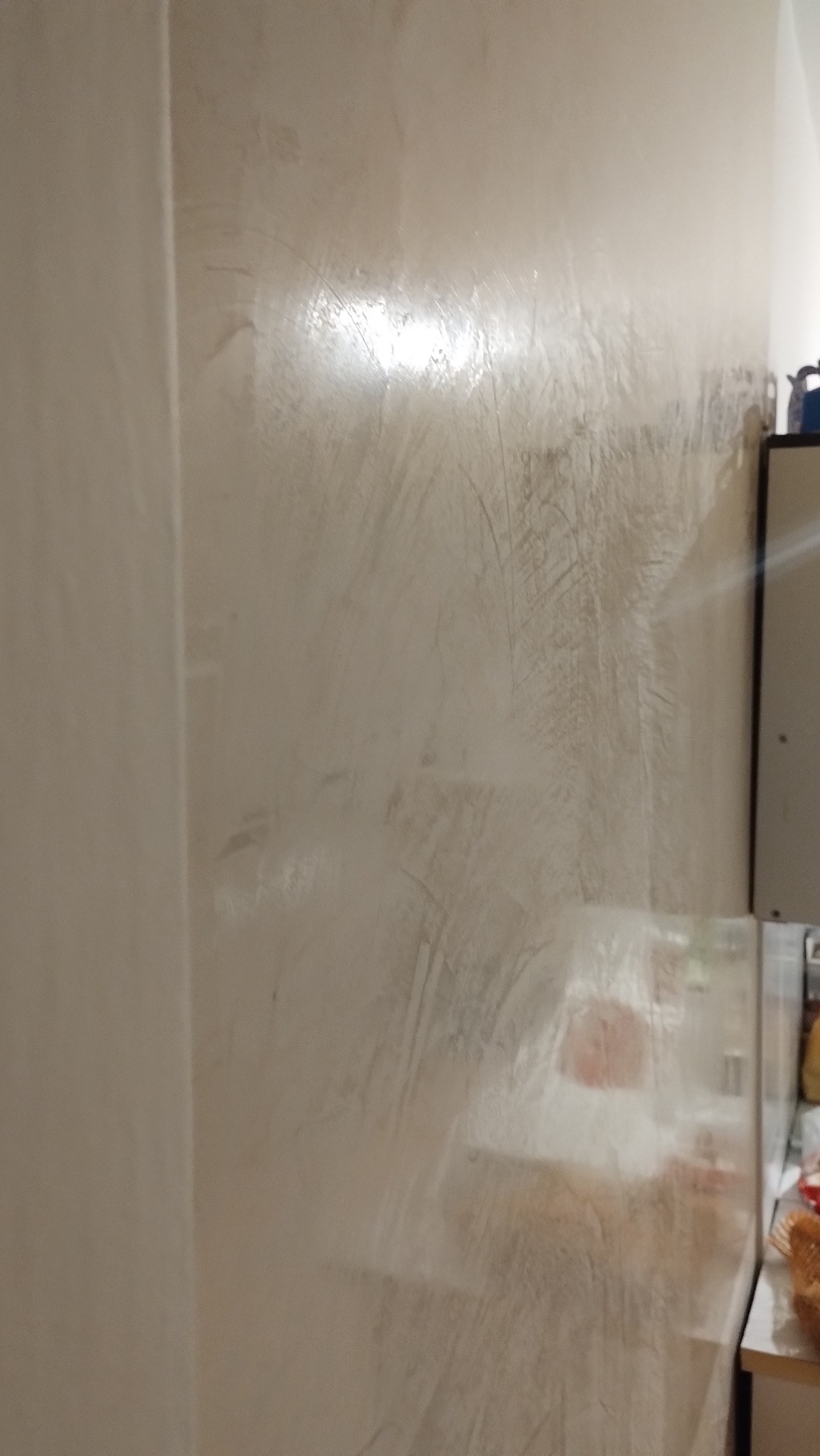 Po nałożeniu Stiuk wenecki Carmel