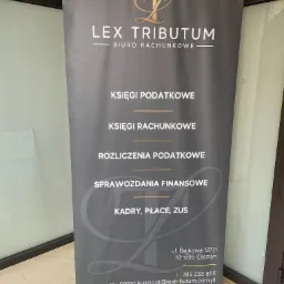 Roll-up reklamowy biura rachunkowego Lex Tributum z Olsztyna, prezentujący zakres usług: księgi podatkowe, księgi rachunkowe, rozliczenia podatkowe, sprawozdania finansowe oraz kadry, płace, ZUS.