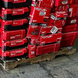 Hurtowa sprzedaz elektronardzedzi oraz Markowych Ubran.