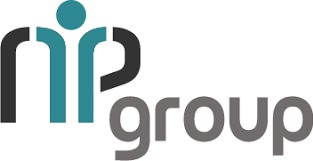 Logo firmy z abstrakcyjnym symbolem osoby i napisem 'group' w szarym kolorze.