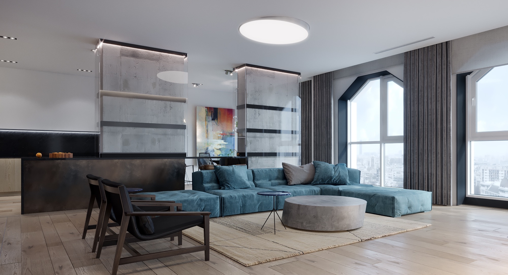 Nowoczesny salon z turkusową sofą modułową, betonowym stolikiem kawowym i drewnianą podłogą, oddzielony przeszklonymi ściankami z betonowymi elementami, widok na miasto przez duże okna.