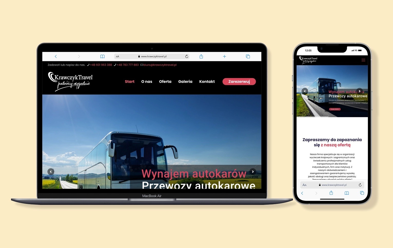 Strona www Krawczyk Travel na laptopie i smartfonie. Prezentacja oferty: wynajem autokarów i przewozy autokarowe. Estetyczny design, czytelny układ. Grafika z autobusem w tle.