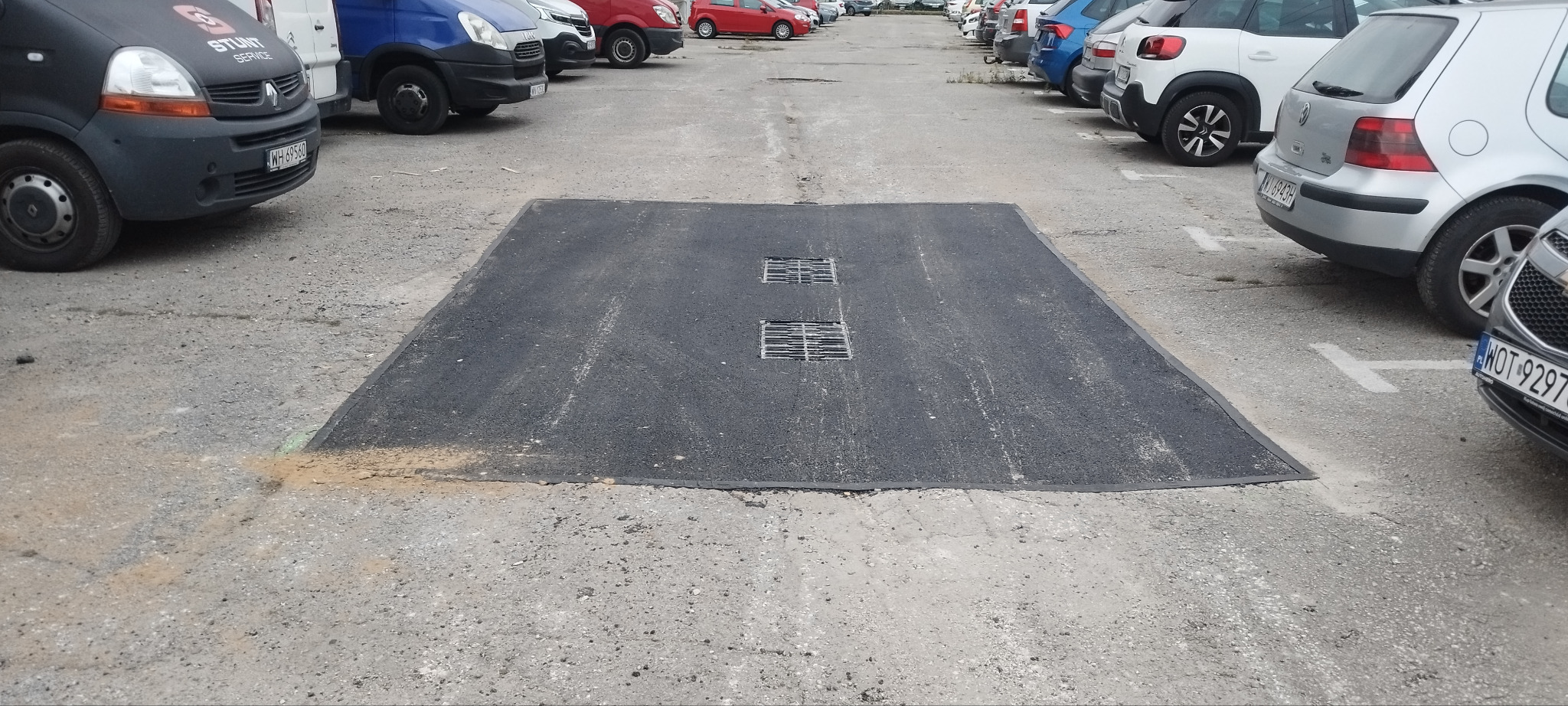 Remont cząstkowy nawierzchni wraz z wymianą kratek deszczowych