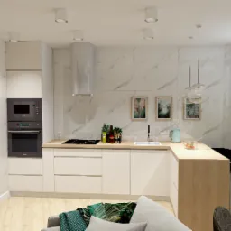 Wizualizacja nowoczesnej kuchni z białymi szafkami, drewnianym blatem i marmurowymi płytkami na ścianie, oświetlona punktowymi lampami sufitowymi i wiszącymi lampami nad wyspą kuchenną, z widocznym...