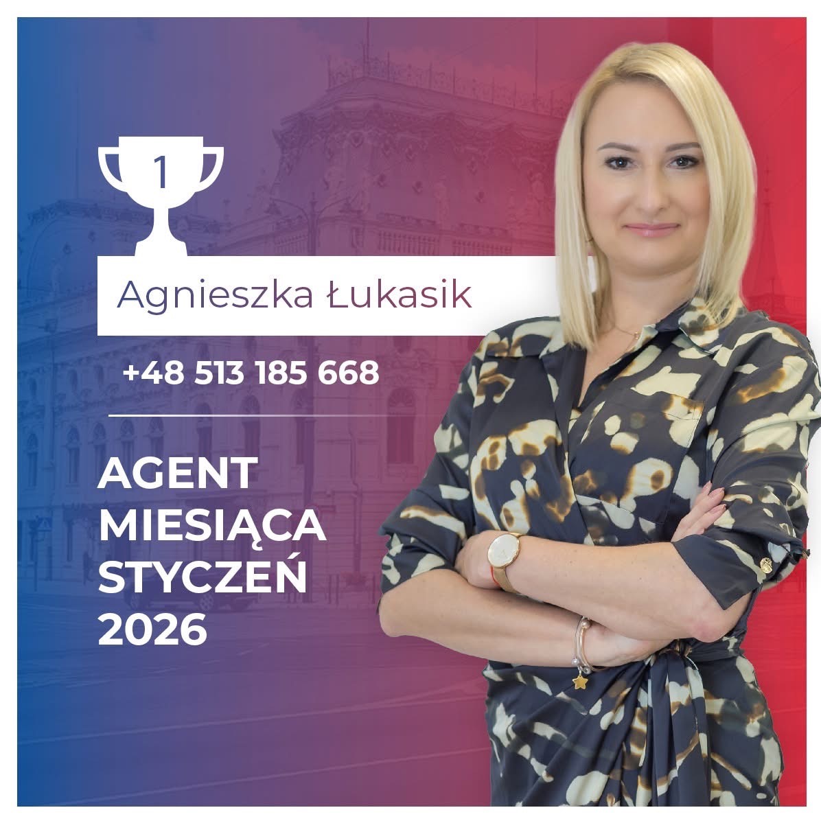Portret agentki nieruchomości Agnieszki Łukasik, nagrodzonej tytułem Agenta Miesiąca Styczeń 2026, na tle budynku i gradientu kolorów.