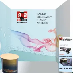 Projekt stoiska reklamowego firmy zajmującej się wydrukami wielkoformatowymi i fleksografią