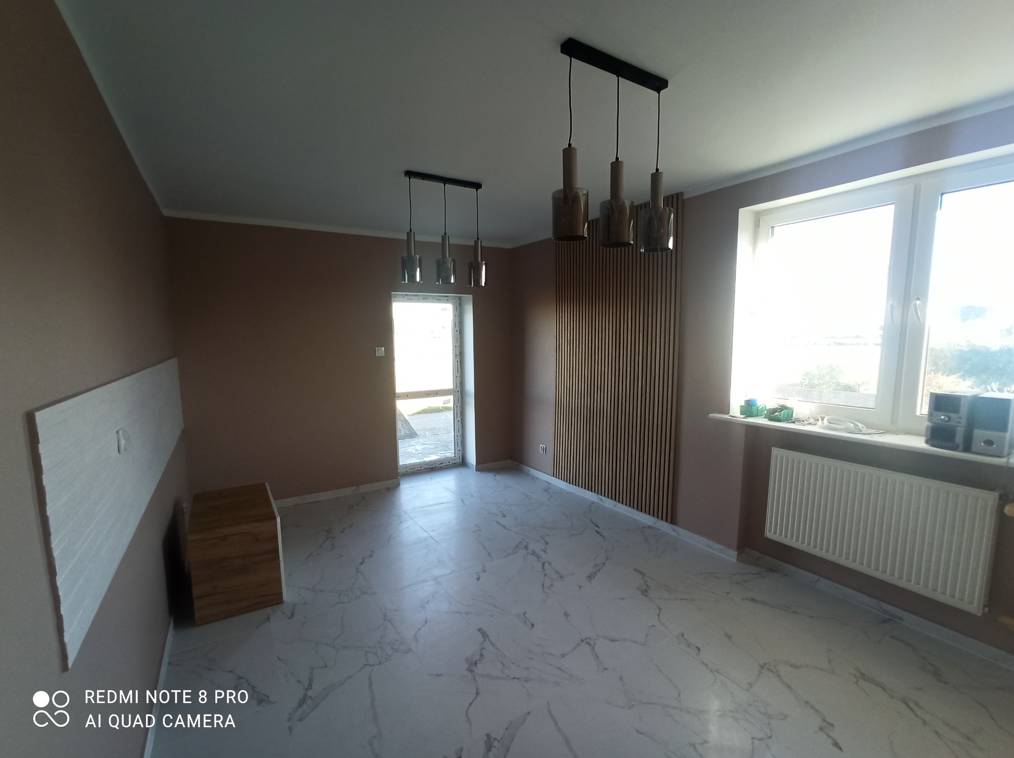 Kuchnia - malowanie - lamele ścienne - okno balkonowe, glazura