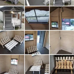 Drewniany domek dla dzieci z białym płotkiem, szarymi schodami i dachem, widok z zewnątrz i wnętrza z meblami.