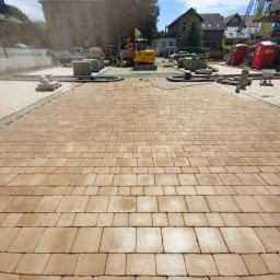 Układanie kostki brukowej Człuchów 3