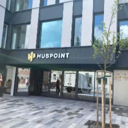 Główne wejście do budynku.