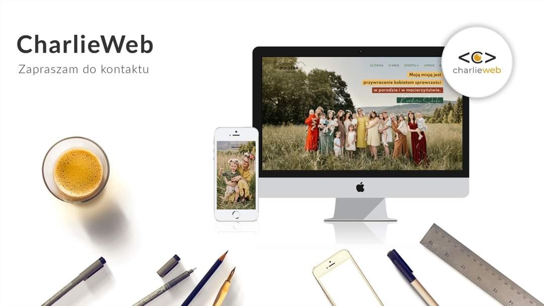 Ekran komputera i smartfona prezentują stronę internetową krakowskiej firmy z fotografią grupy kobiet i dzieci na tle zieleni, obok filiżanka kawy, ołówki i linijka.