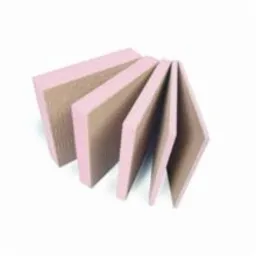 Różowe płyty Austrotherm Uniplatte XPS ułożone wachlarzowo, widoczne krawędzie z fakturą.