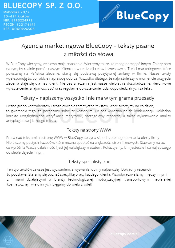Reklama agencji marketingowej BlueCopy z tekstem o pisaniu tekstów z miłością do słowa, zarys długopisu i notatnik w tle.