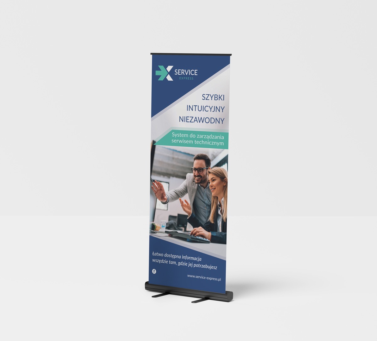Roll-up reklamowy z uśmiechniętą parą omawiającą system do zarządzania serwisem technicznym, widoczny tekst: Szybki, Intuicyjny, Niezawodny, Service Express.