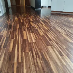 Renowacja podłogi olejowanej. Czyszczenie i dodatkowe zabezpieczenie Woskiem twardym OSMO.