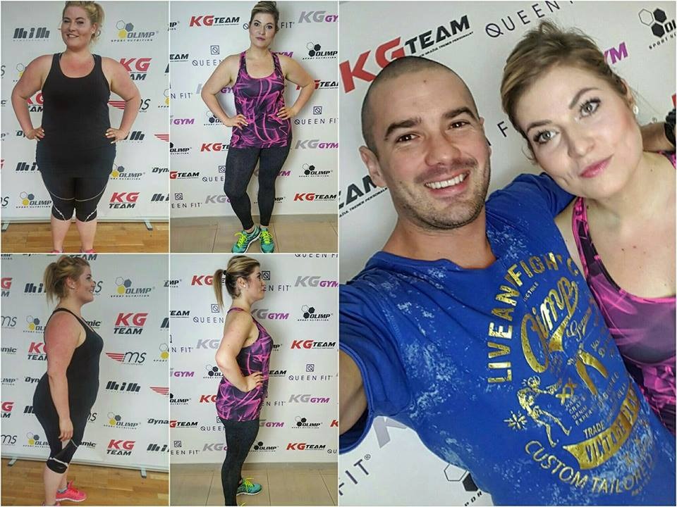 Kobieta przed i po metamorfozie sylwetki, zdjęcia prezentują zmiany figury z przodu i z boku na tle ściany z logo siłowni, dodatkowo selfie trenera z podopieczną.