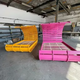 Łóżka ogrodowe wykonane z giętych profili stalowych