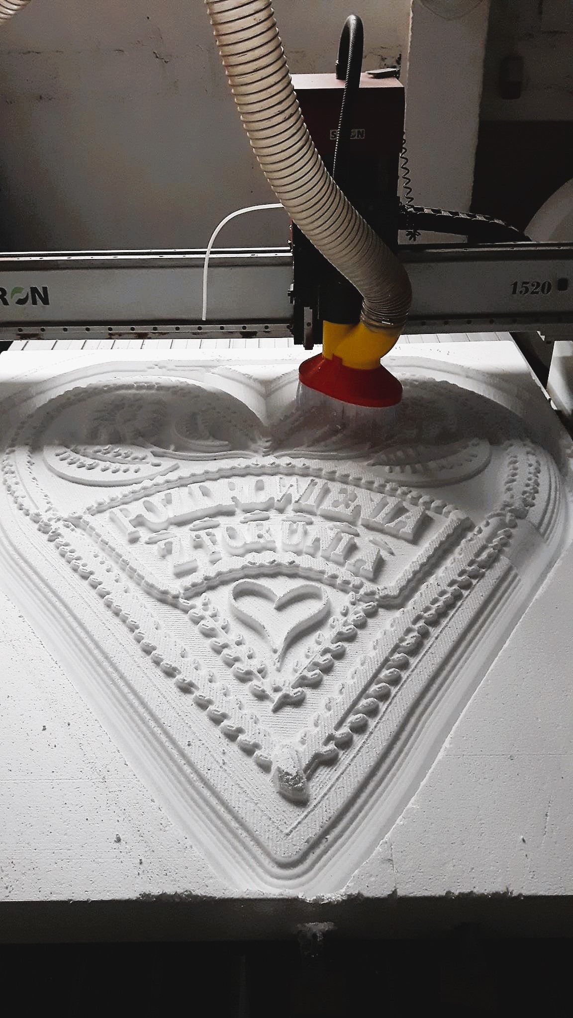 Cięcie styropianu na frezarce CNC