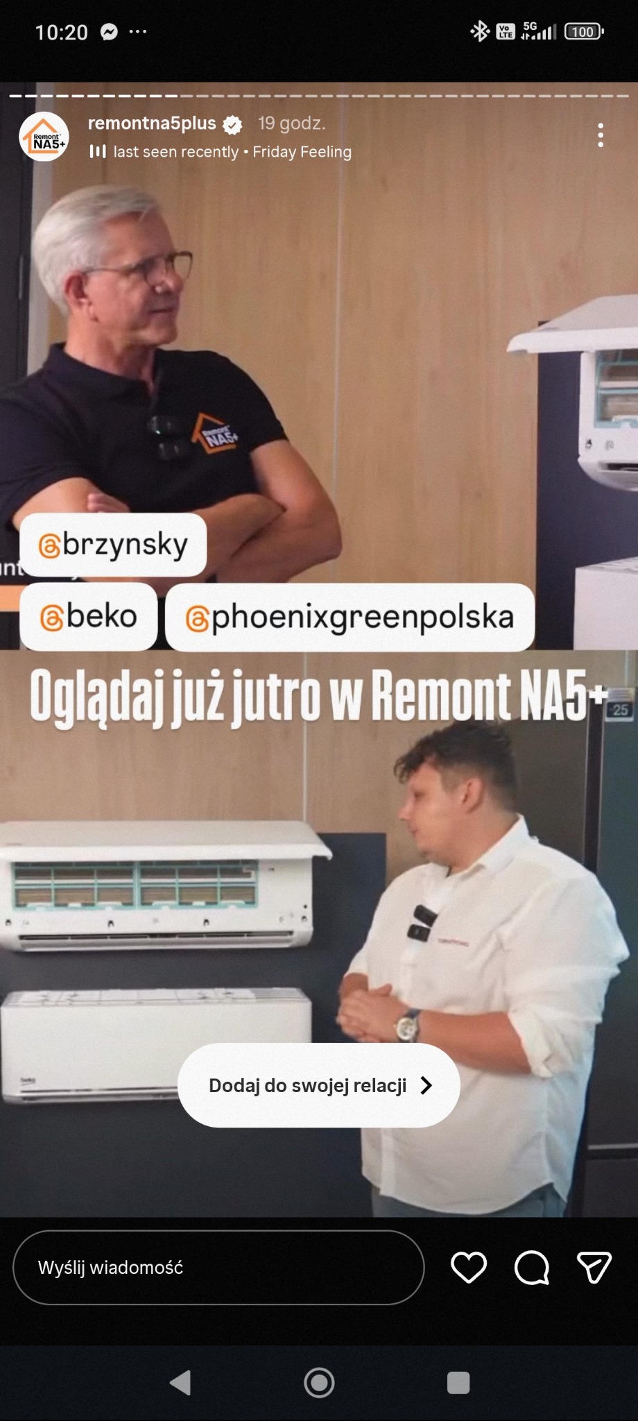 Dwóch mężczyzn prezentuje klimatyzatory Beko i Phoenix Green Polska. Ujęcie z relacji na Instagramie firmy remontowej. Widoczne logo firmy i hasło reklamowe.