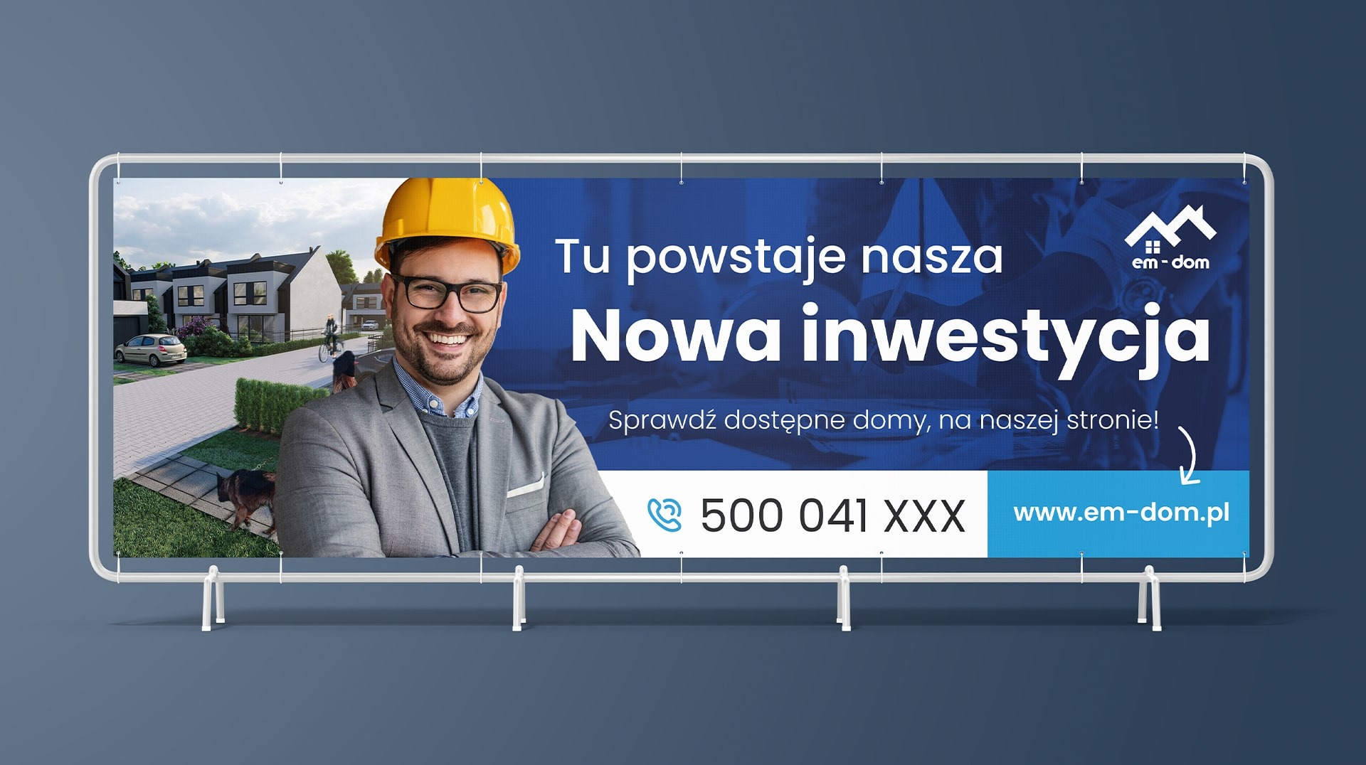 Billboard reklamujący nową inwestycję deweloperską z uśmiechniętym inżynierem w kasku, wizualizacją osiedla domów jednorodzinnych, numerem telefonu i adresem strony internetowej.