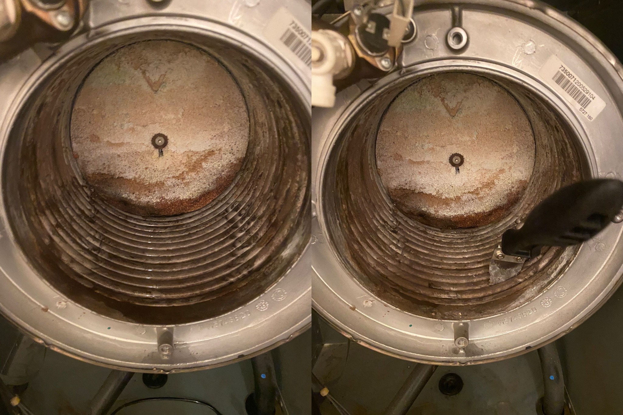 Wnętrze dwóch identycznych, okrągłych komór pieca grzewczego z widocznymi śladami osadu i korozji, jeden z nich czyszczony skrobakiem. Widoczne żłobienia wewnątrz komory i centralnie umieszczony...