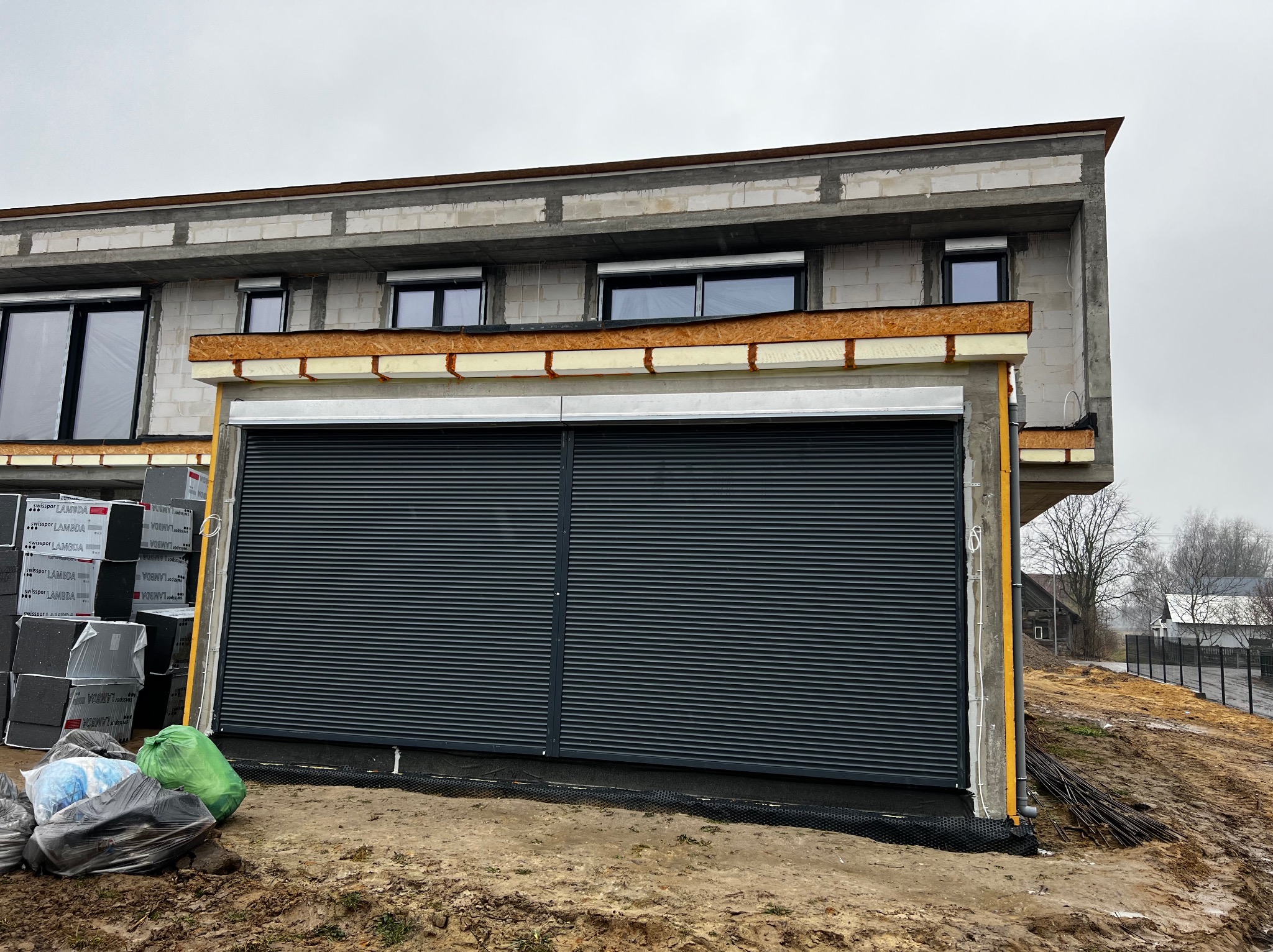 Rolety na ścianie ona HST o szerokości 6m