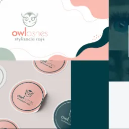 Kompozycja graficzna prezentująca logo 'owl lashes stylizacja rzęs' w różnych wariantach: na tle z abstrakcyjnymi kształtami, jako naklejki oraz w kontekście stylizacji rzęs na zbliżeniu oka.