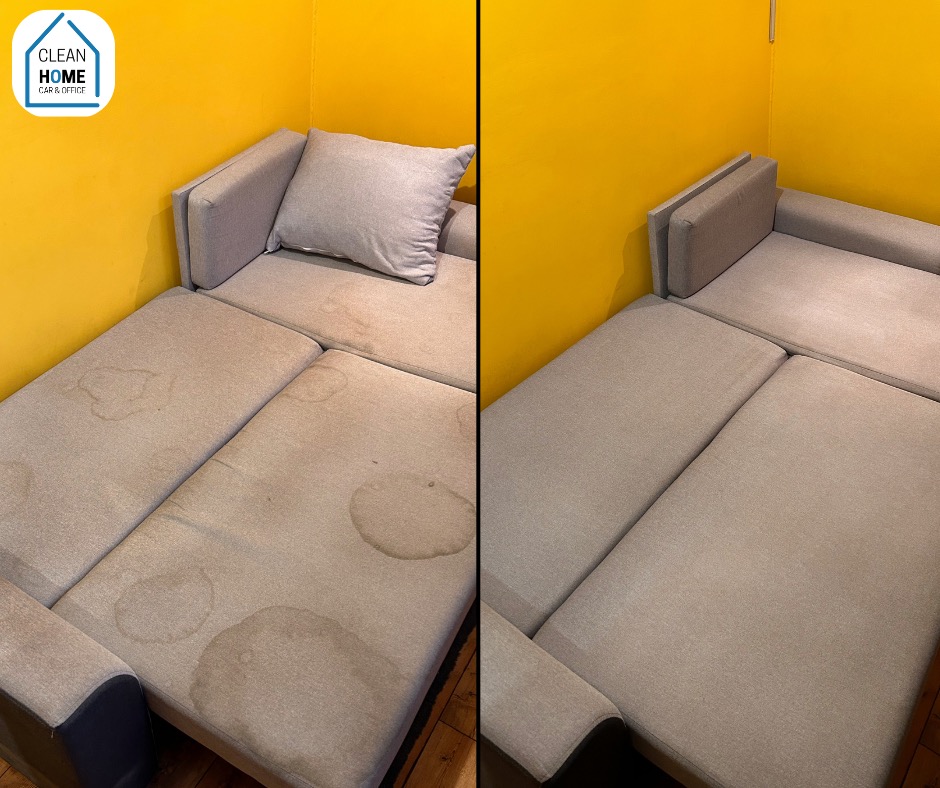 Porównanie: fragment rozłożonej sofy z beżową tapicerką, widoczne plamy przed czyszczeniem po lewej stronie i czysty fragment po prawej, na tle żółtej ściany.