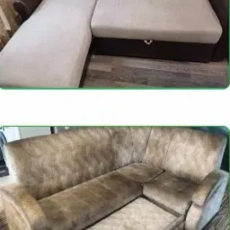 Dwa ujęcia narożników tapicerowanych: górne z widocznymi plamami na jasnej tapicerce i wysuwanym schowkiem, dolne po czyszczeniu, z poprawioną kolorystyką i widoczną fakturą materiału. Na obu...