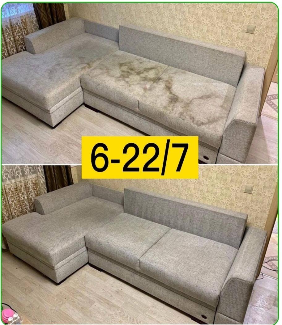 Szara narożna kanapa z widocznymi plamami przed i po czyszczeniu, ujęcie typu przed i po, z datą 6-22/7 umieszczoną pomiędzy dwoma zdjęciami.