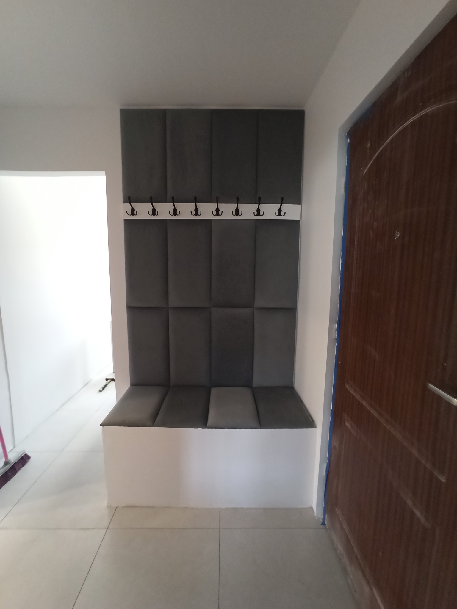 wykonanie siedziska na przedpokoju