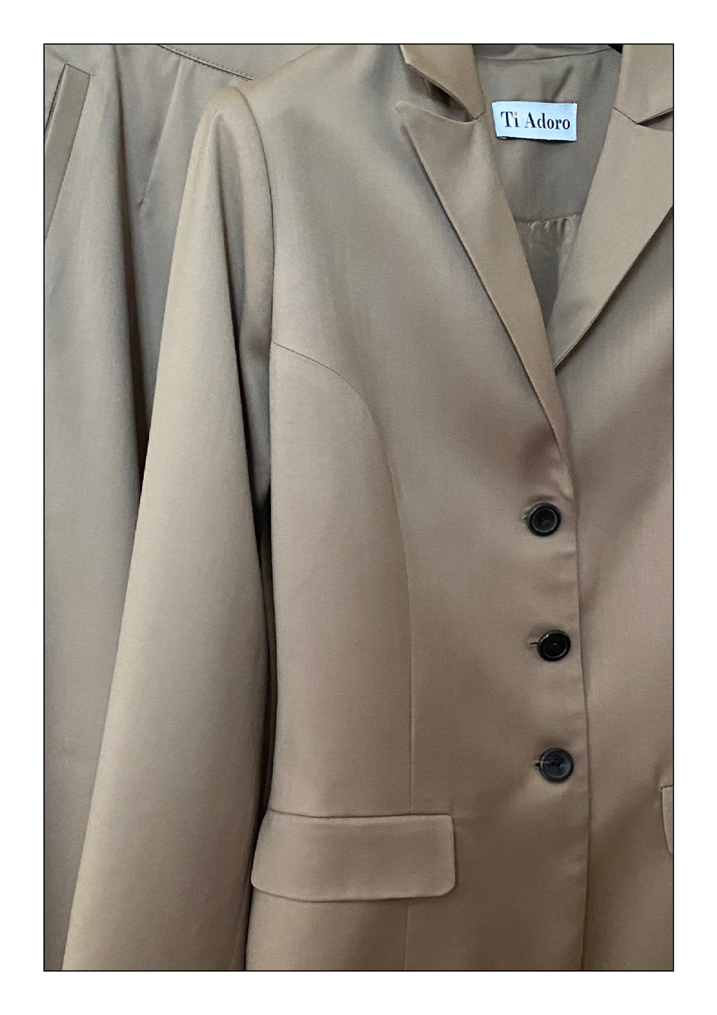 Garnitur szyty na miarę.