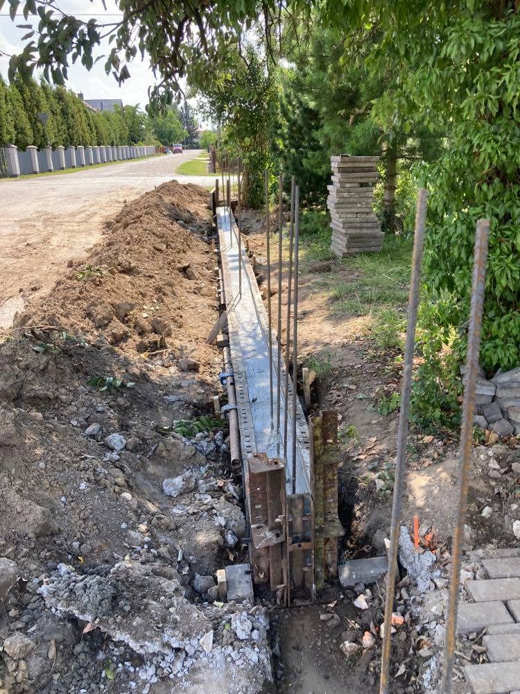 Fundament pod ogrodzenie z bloczka Joniec
