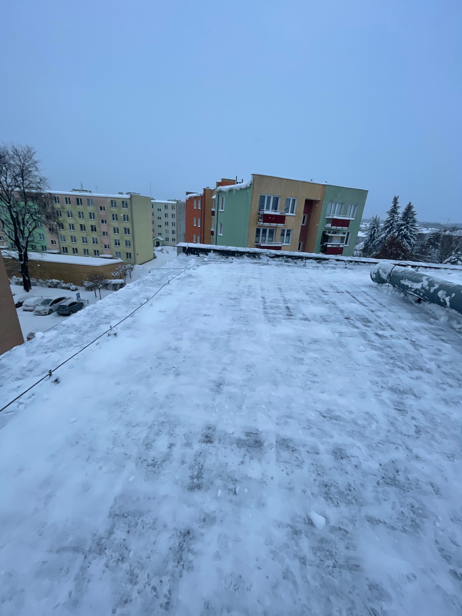 174 mkw dachu odśnieżone na czysto